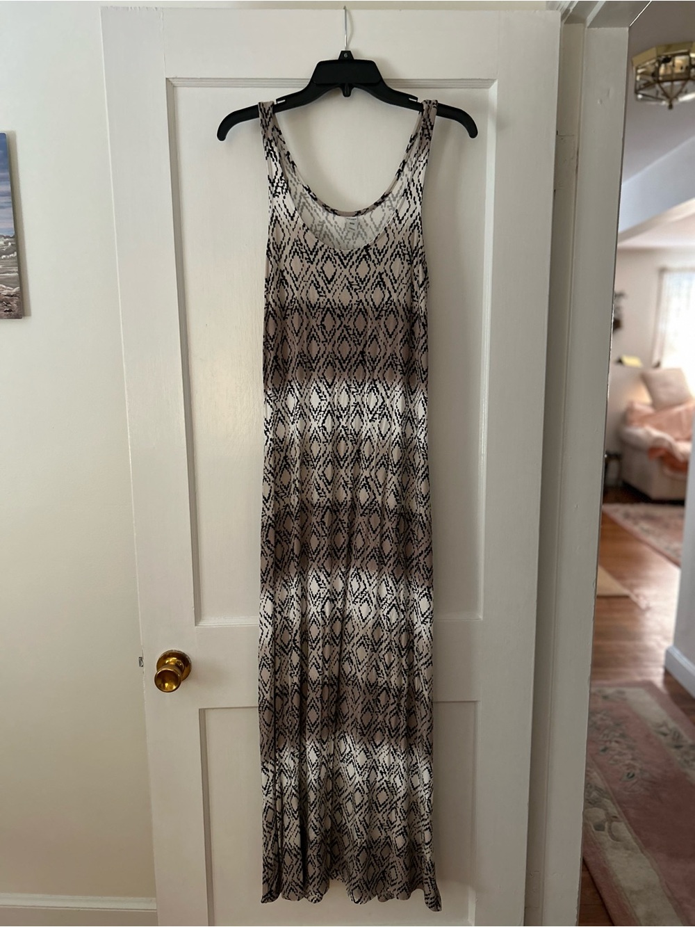Old Navy Sleeveless Maxi Dress in Beige and Black Diamond Print